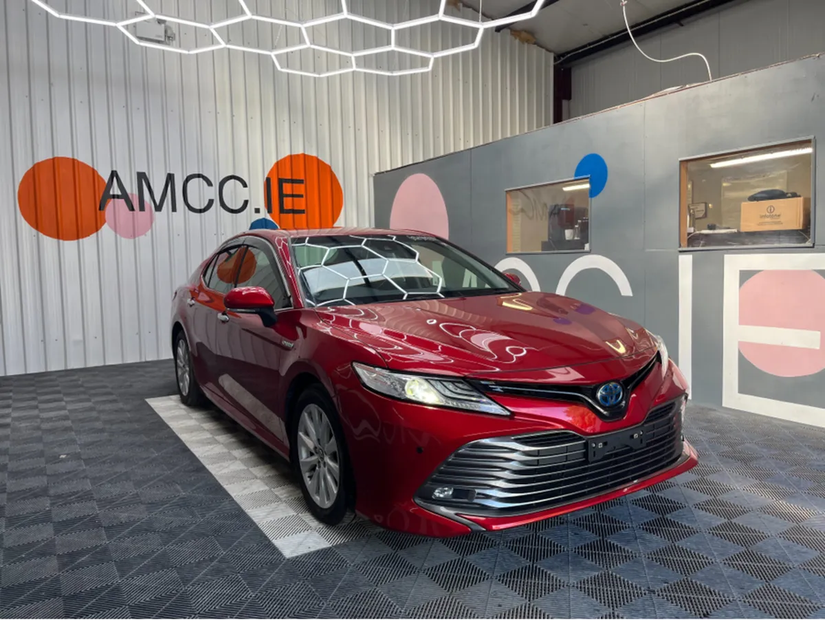 Toyota Camry 2.5 HYRBID / 51k KMs / ADAPTIVE CRUIS - Image 1