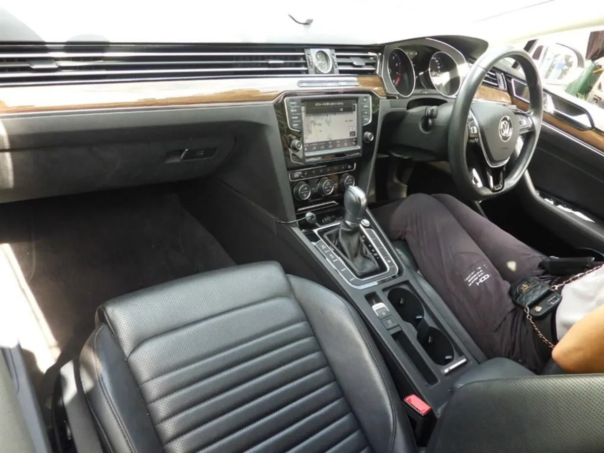 Volkswagen Passat VW PASSAT AUTOMATIC 1.4 TSI HIGH - Image 3