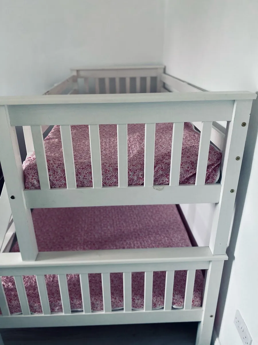 Bunk bed with new opened mattress - Image 4