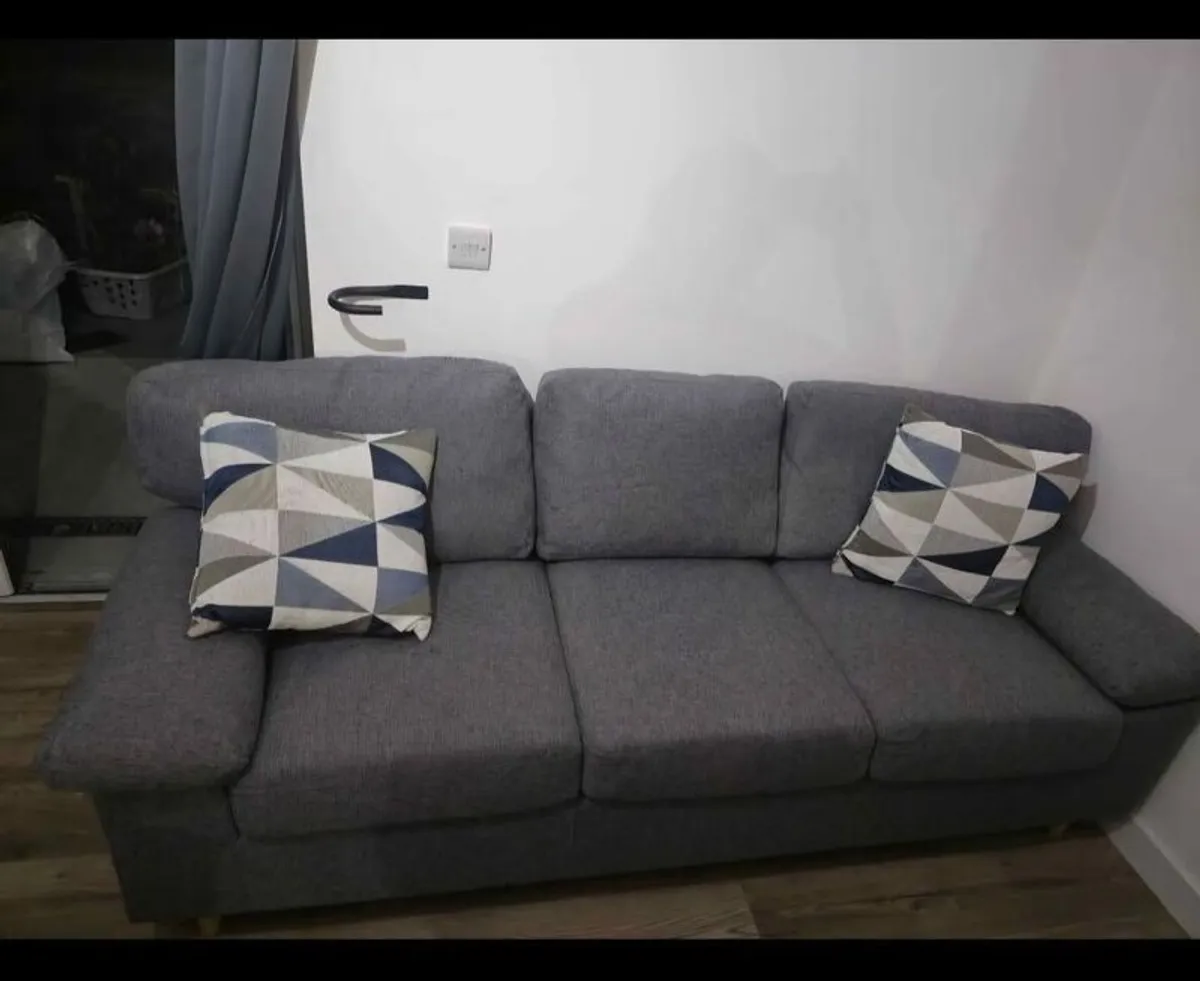 3 seated sofa - Image 1