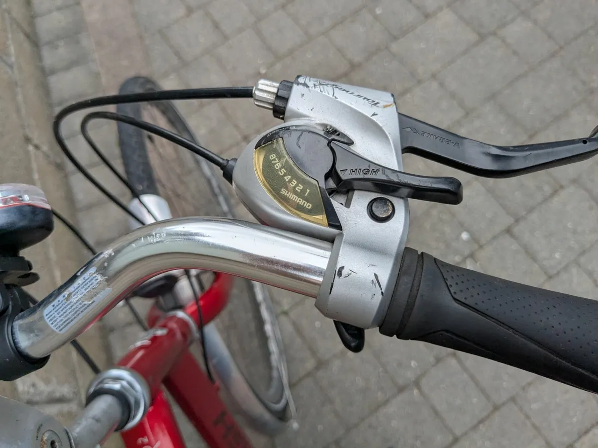 Raleigh Pioneer 2 mens hybrid bike - Image 2