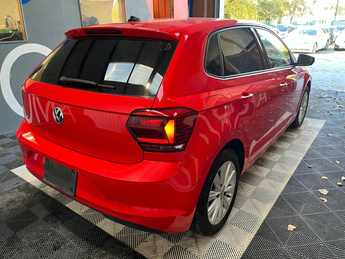 Volkswagen Polo Polo Automatic Highline / Cruise C - Image 2