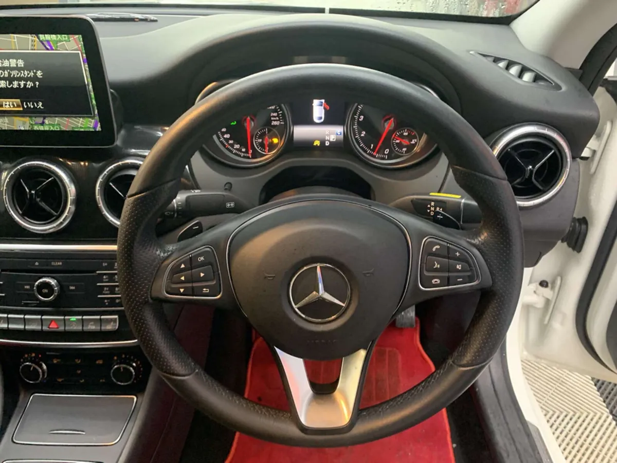 Mercedes-Benz CLA Mercedes CLA180 AMG Line Automat - Image 3