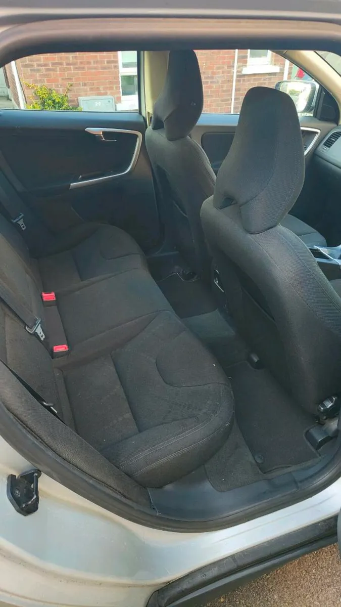 Volvo XC60 Diesel Manual - Image 2