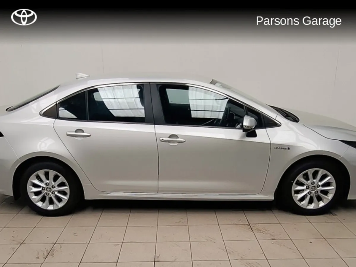 Toyota Corolla COROLLA HYB LUNA SALOON - Image 3