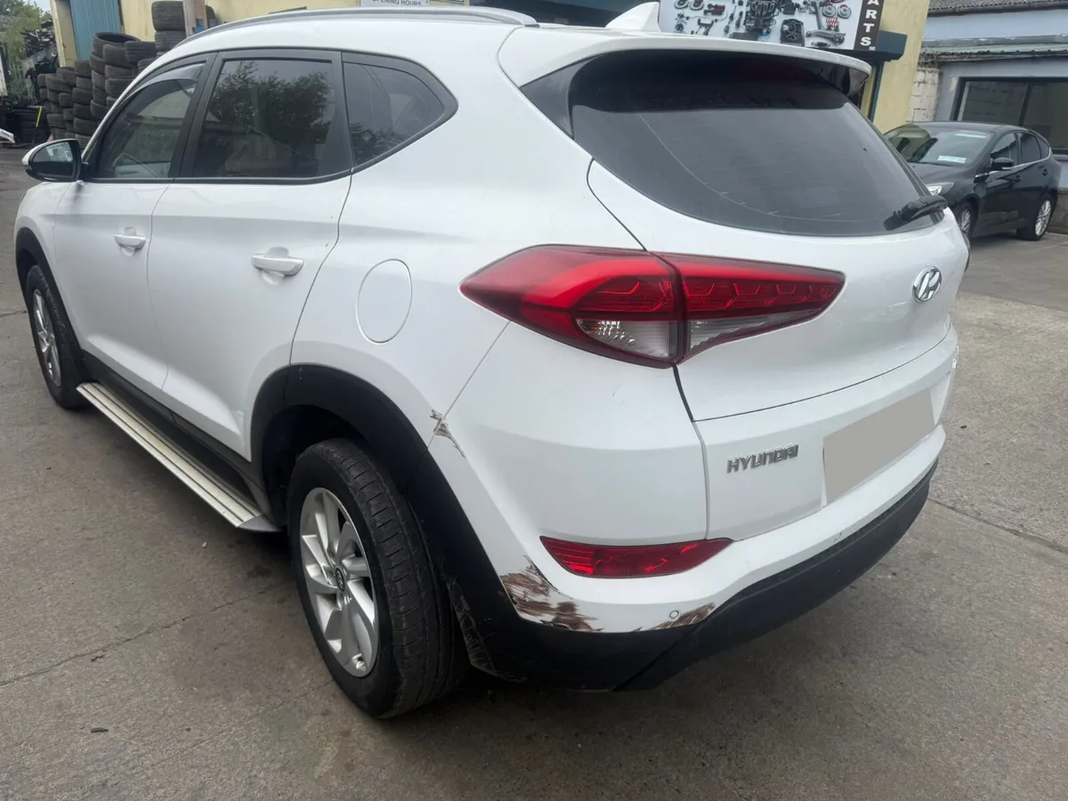 2017 HYUNDAI TUCSON 1.7 DIESEL FOR BREAKING - Image 3
