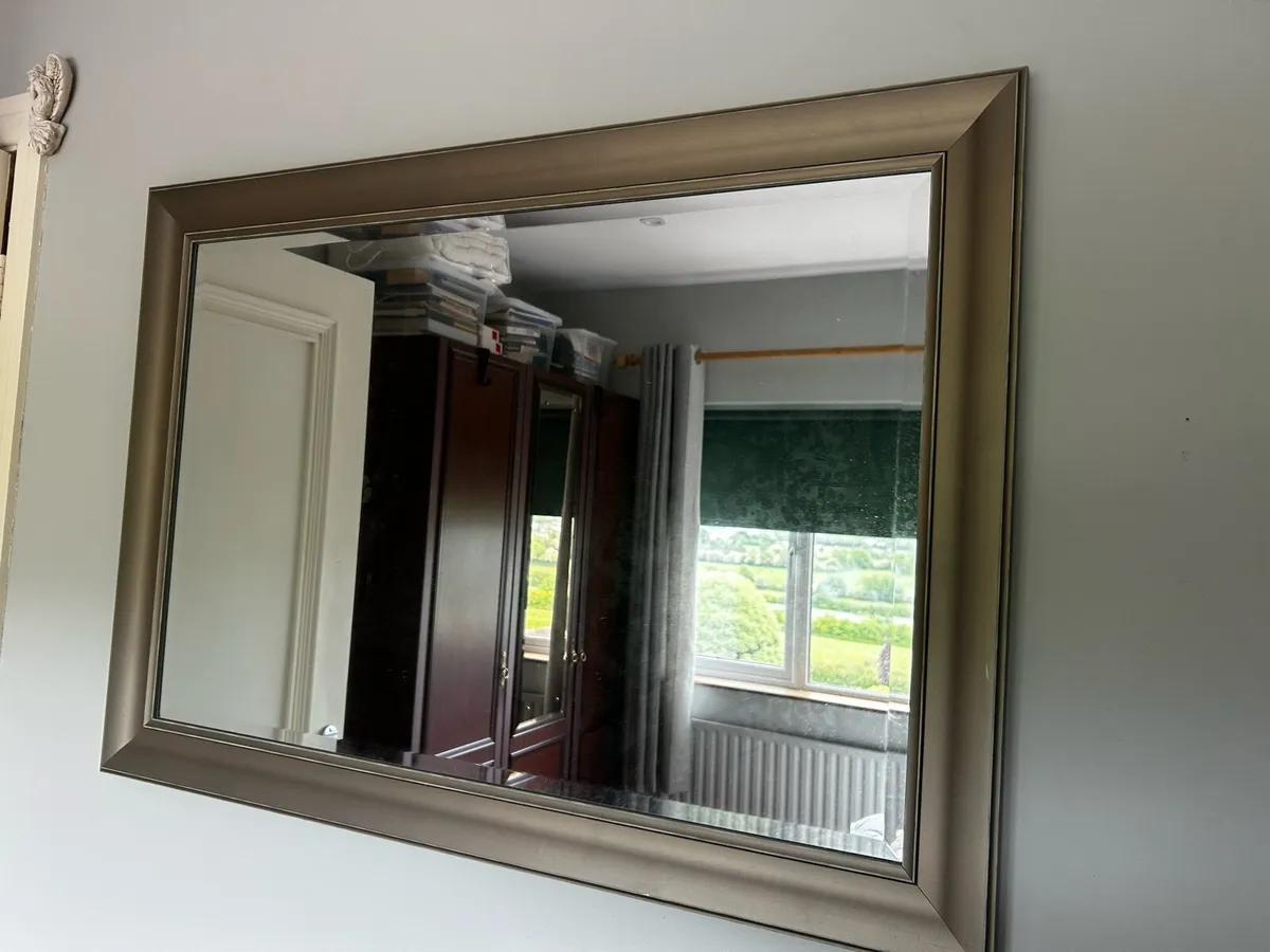 Selection of mirrors - Image 2