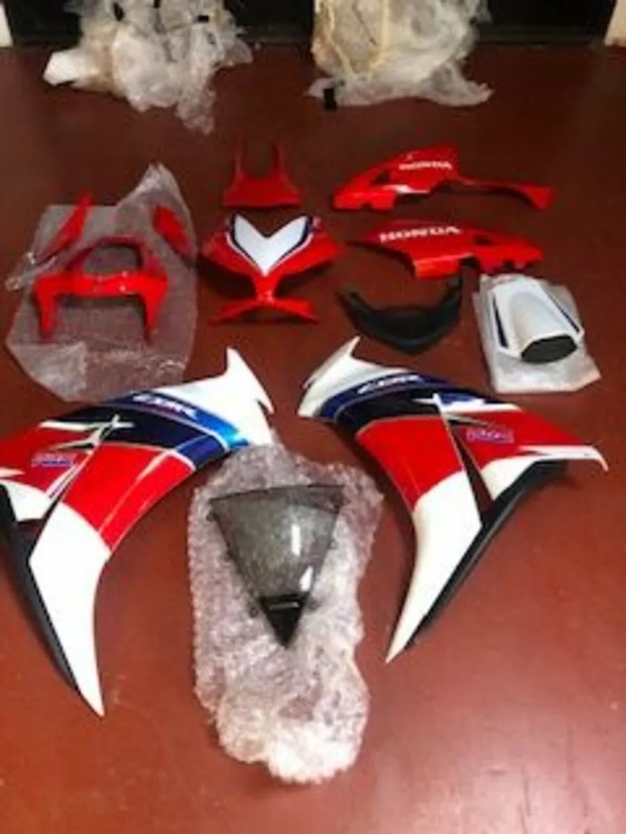Genuine Honda HRC SP Fireblade brand new body work - Image 4