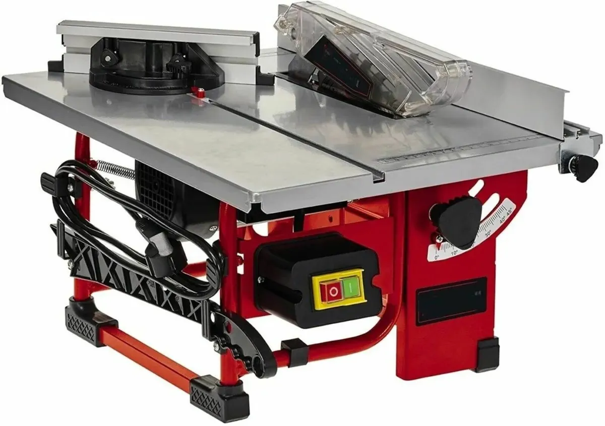 Compact Woodworking Saw: Perfect for Projects - Image 1