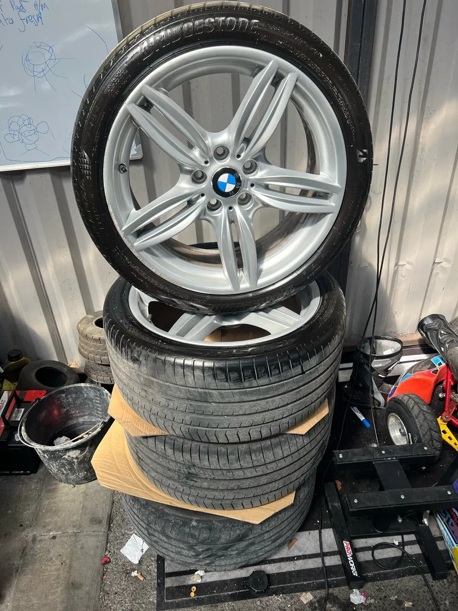 Car alloy/wheels - Image 1
