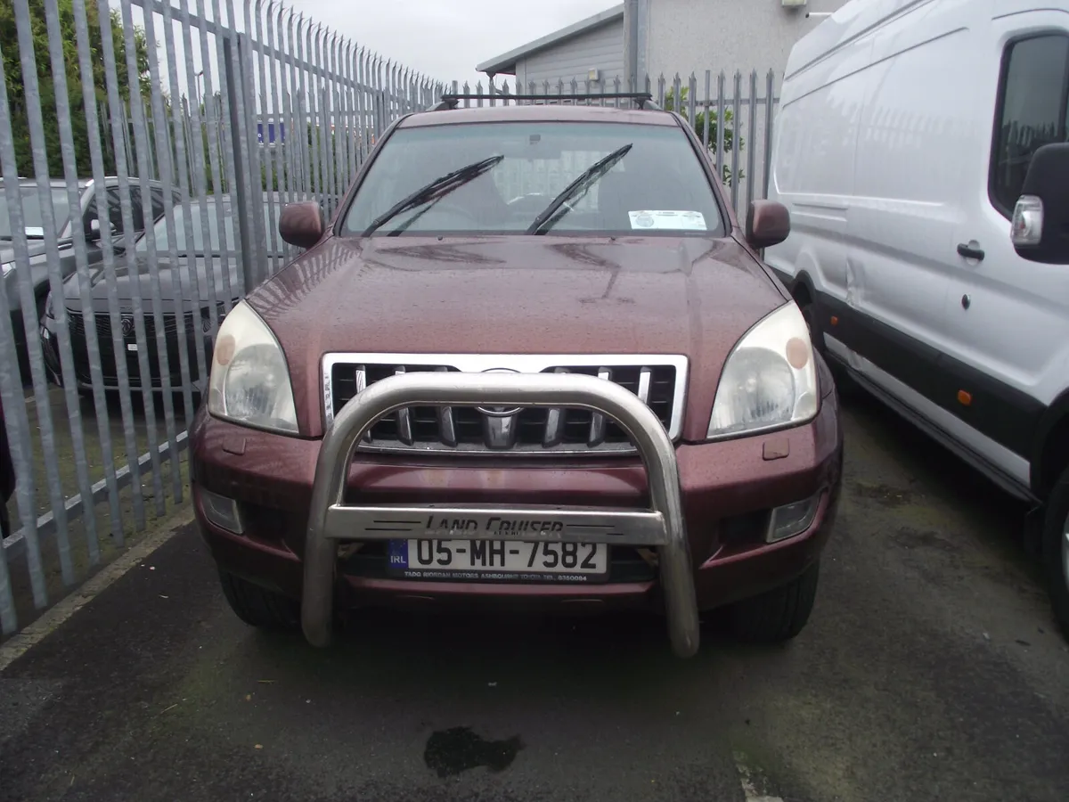 Toyota Land Cruiser LWB  2005 - Image 1