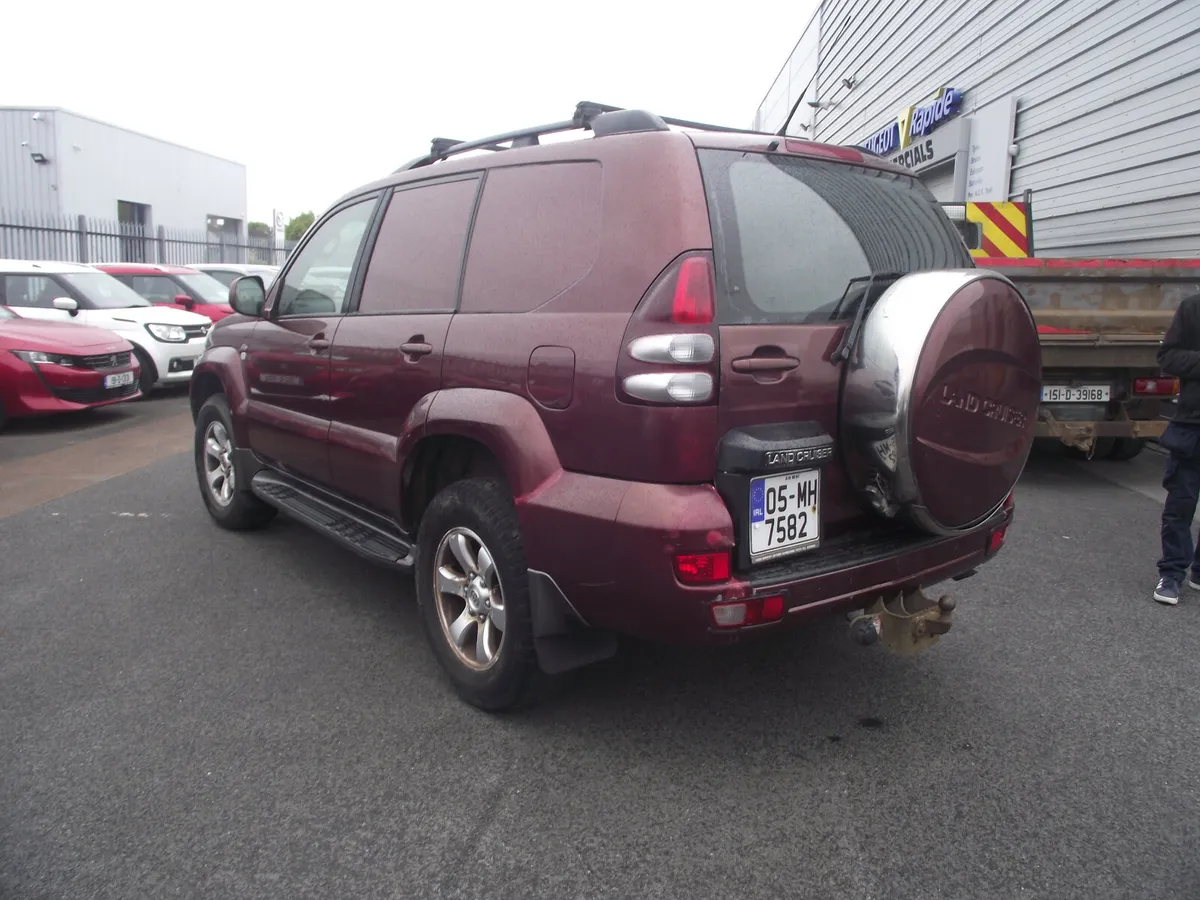 Toyota Land Cruiser LWB  2005 - Image 2