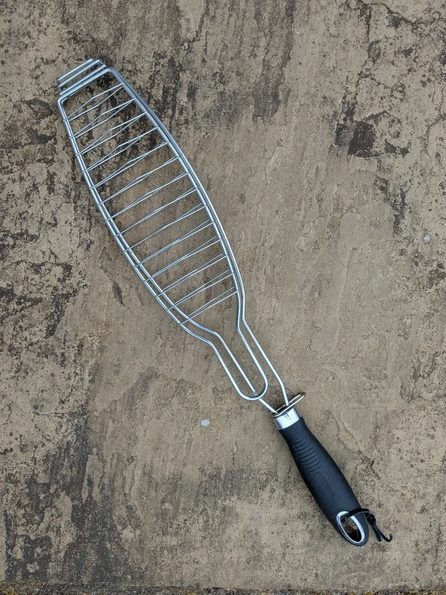 BBQ fish cage unused