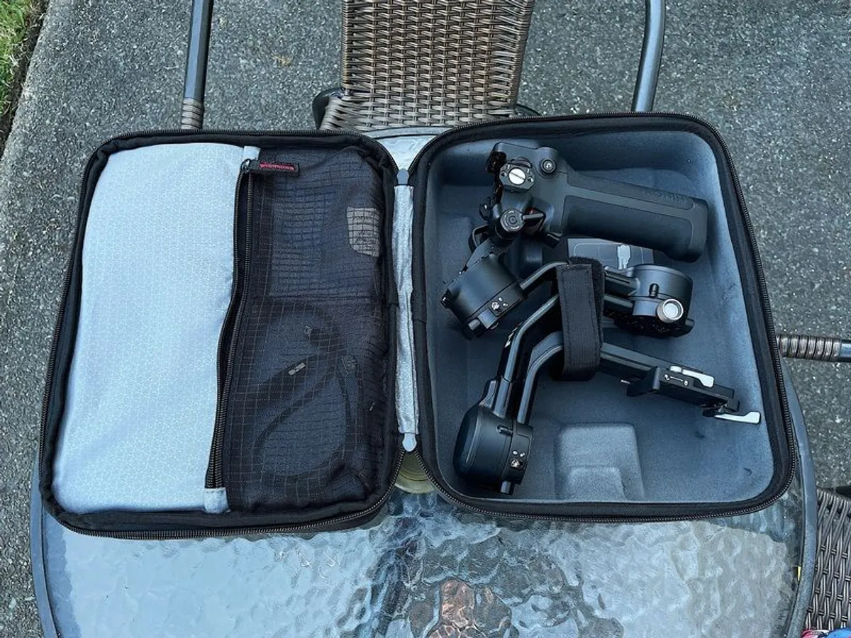 DJI (Ronin) RSC 2 Pro Combo Camera Gimbal - Image 2
