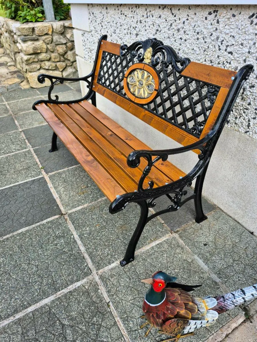 Cast iron Garden bench - Image 1