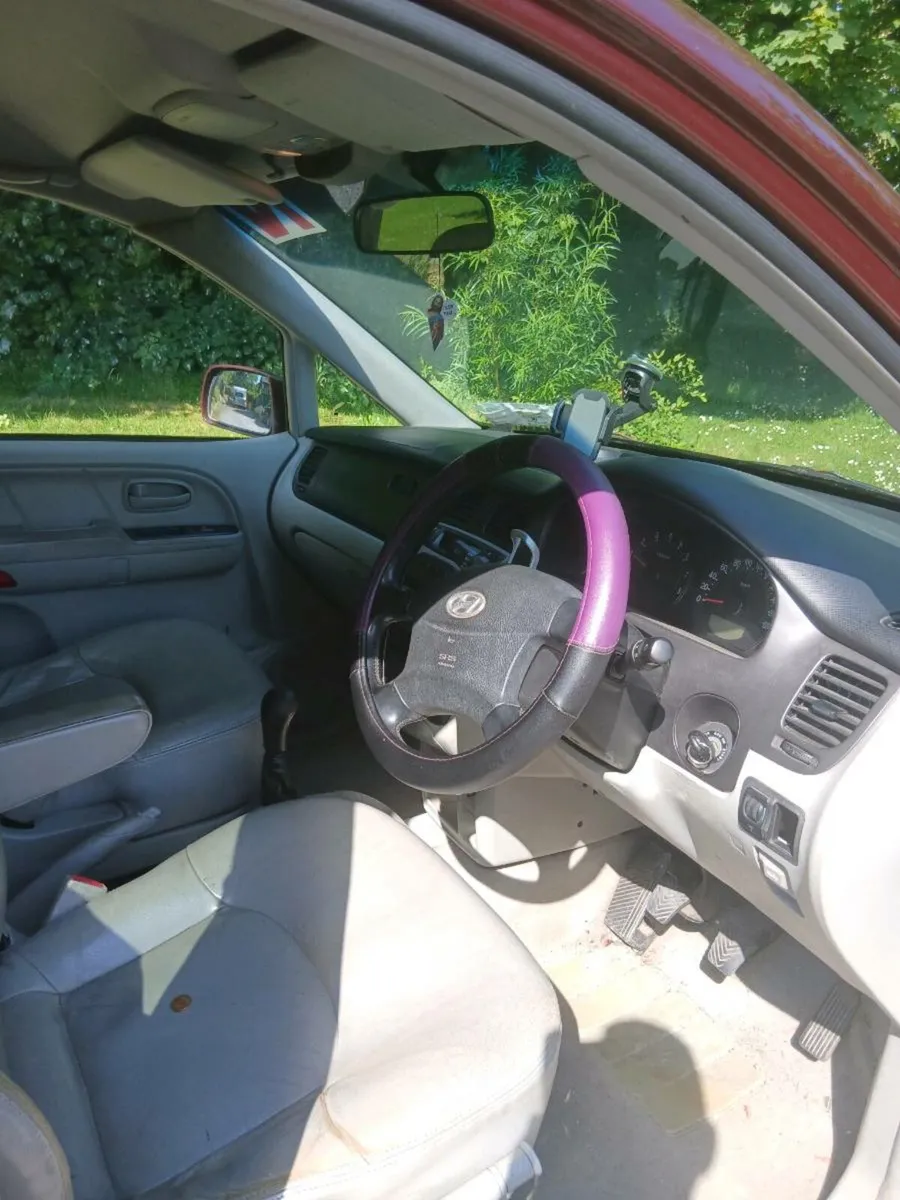 07 Hyundi Trajet 2.0L seven seater . - Image 4