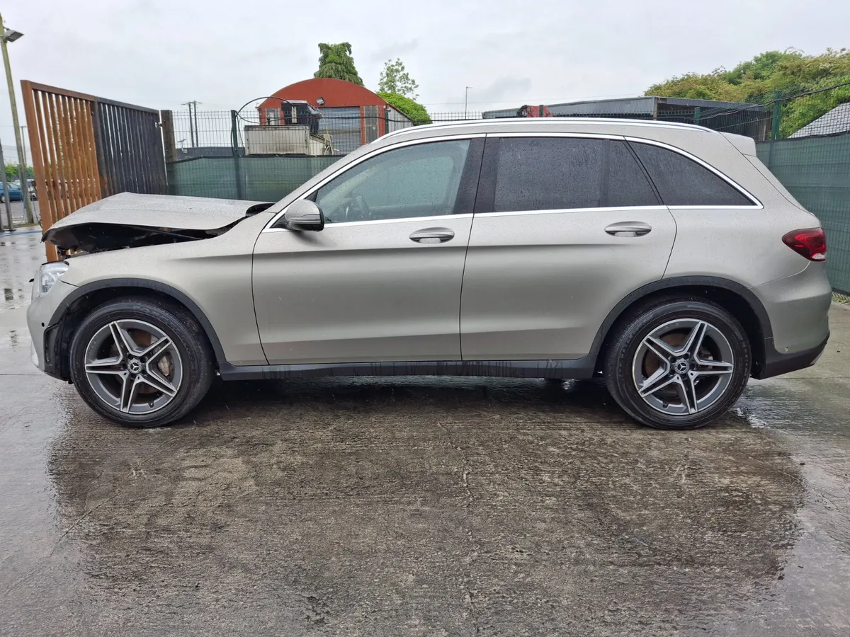 192 Mercedes GLC 200D  2.0 Diesel  Automatic  64km - Image 2
