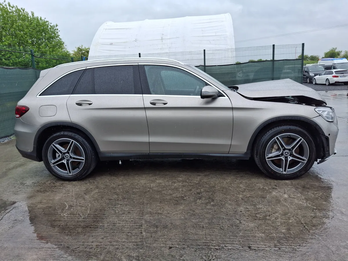 192 Mercedes GLC 200D  2.0 Diesel  Automatic  64km - Image 3