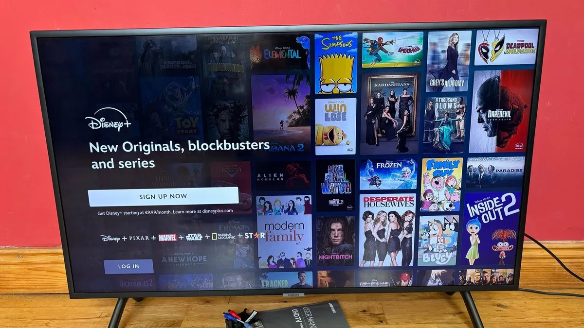 40” Samsung 4K HDR Smart TV - Image 2