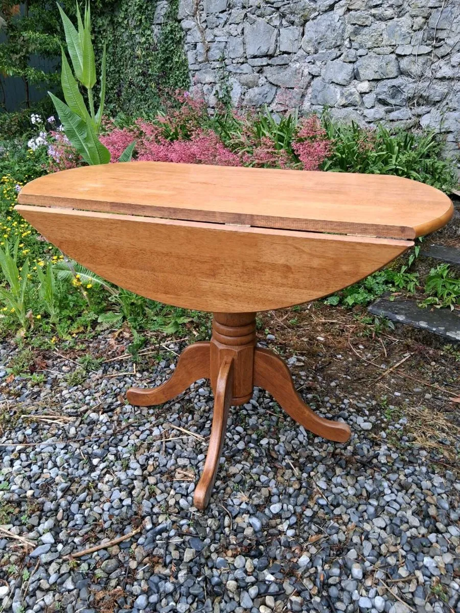 Drop leaf pedestal round table - Image 2