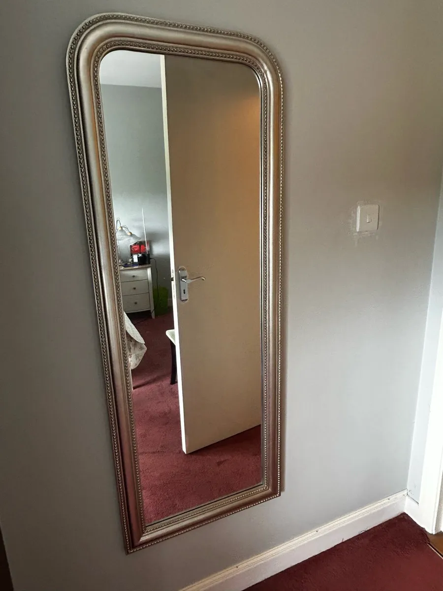 Selection of mirrors - Image 4