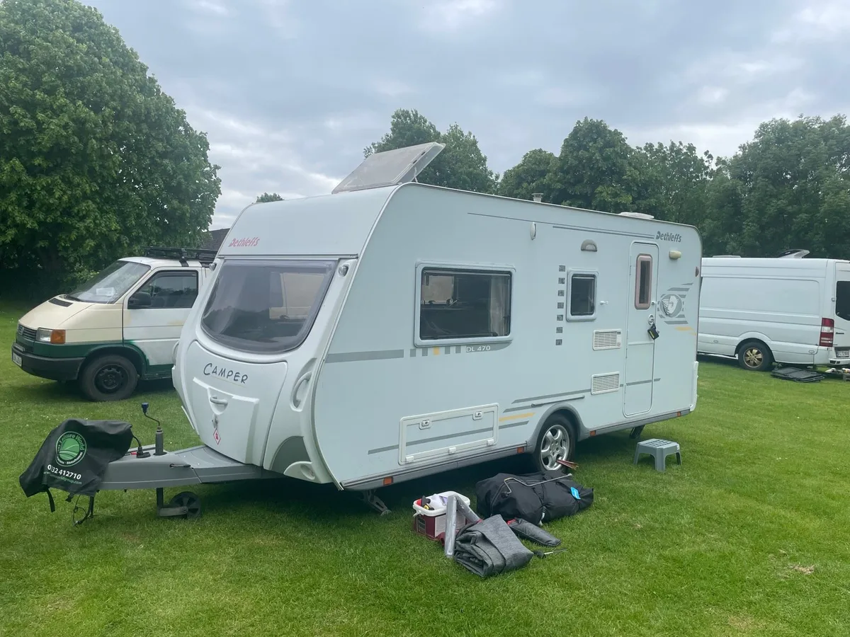 09 Dethleffs 2/3 berth 1 owner & Full Awning - Image 1