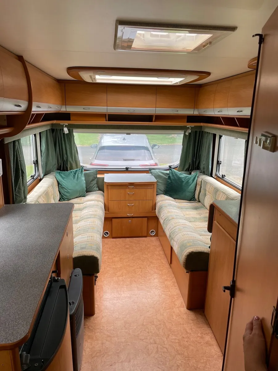 09 Dethleffs 2/3 berth 1 owner & Full Awning - Image 4