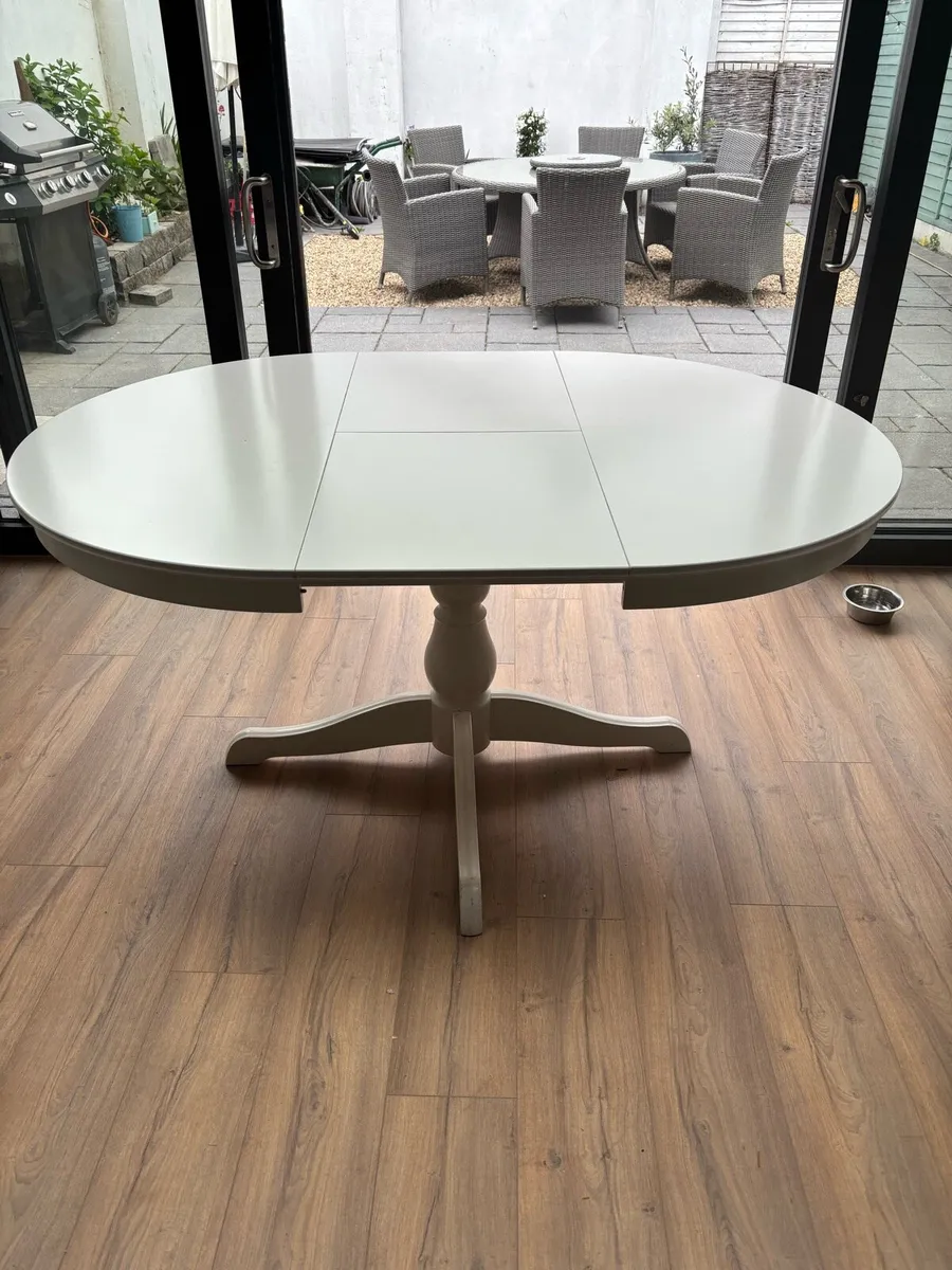IKEA Extendable dining table and 6 chairs - Image 2