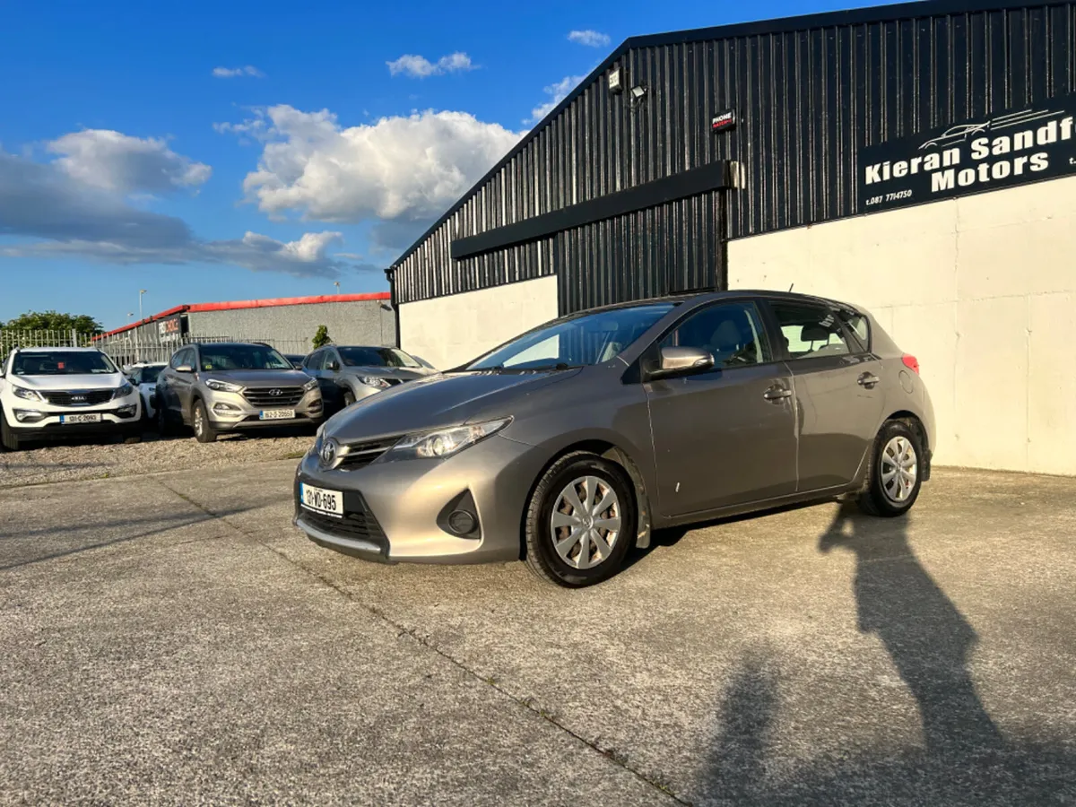 2013 Toyota Auris - Image 4