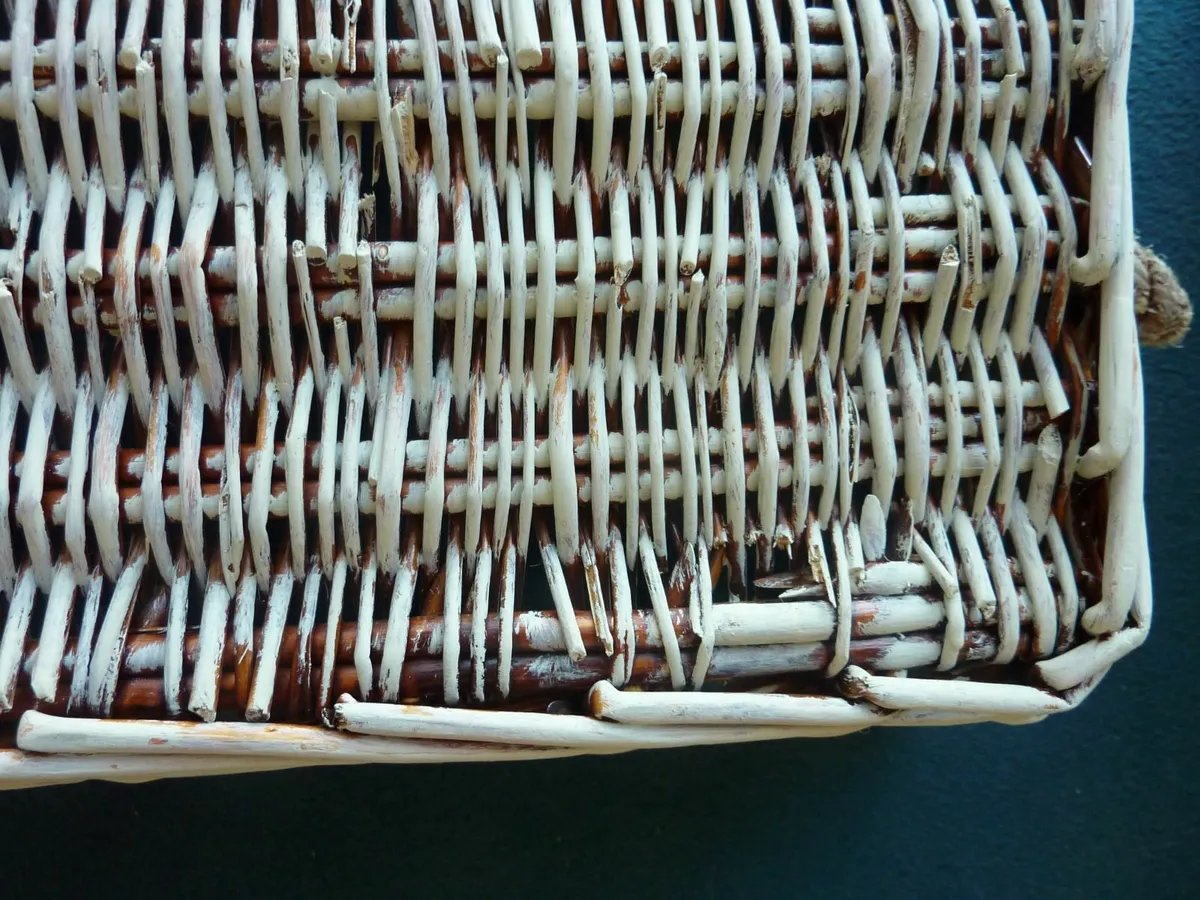 Large wicker basket - Image 2