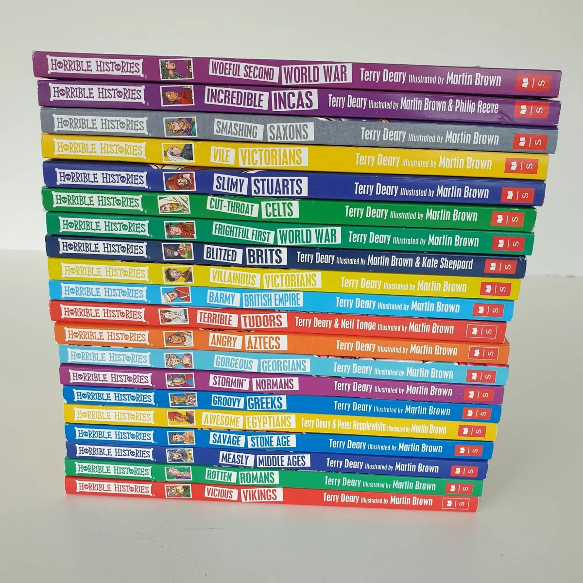 Horrible Histories 20 book boxset - Image 4
