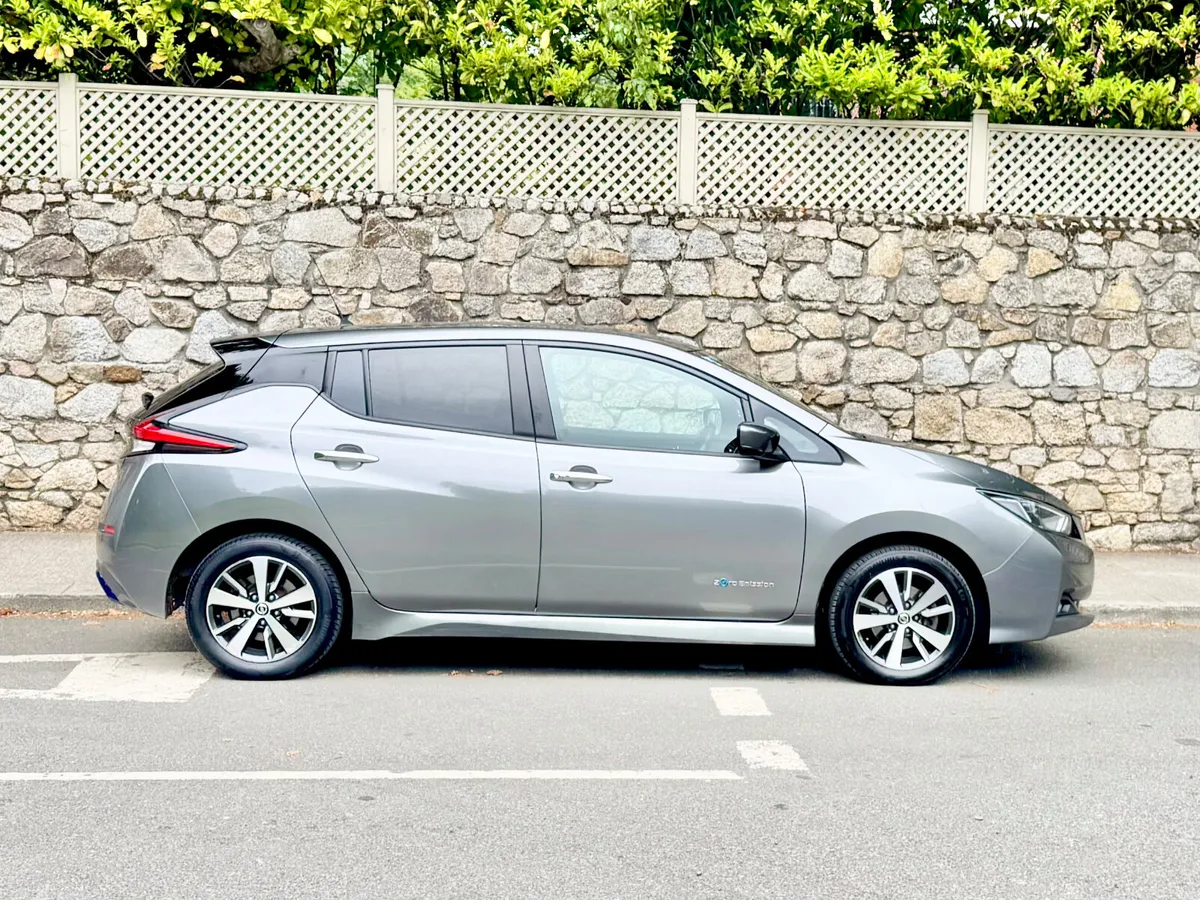 Nissan Leaf 2020!! 40KW!! AUTO!! ONLY 65K MILES!! - Image 3