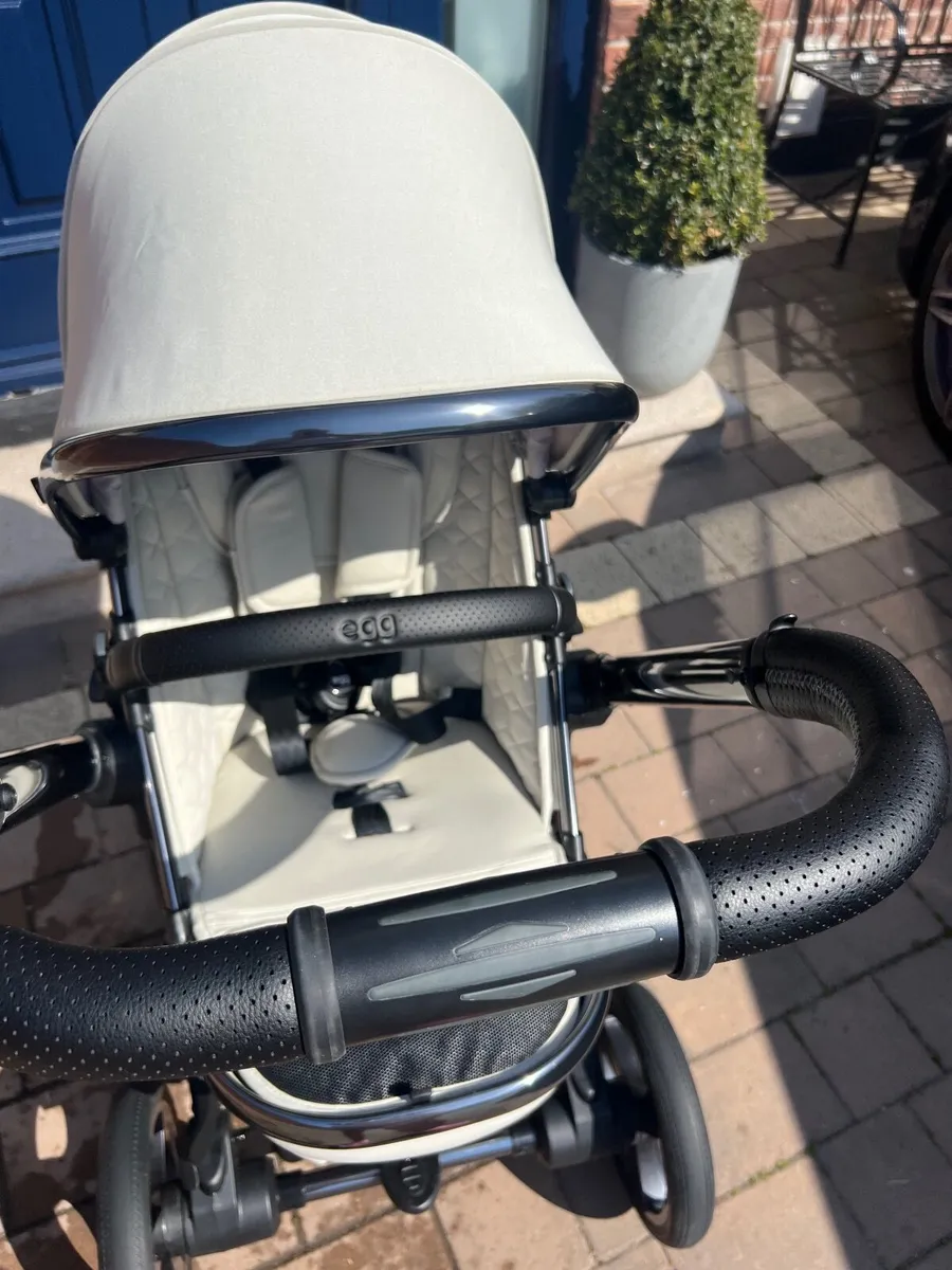 Egg 2 Travel system - Image 2