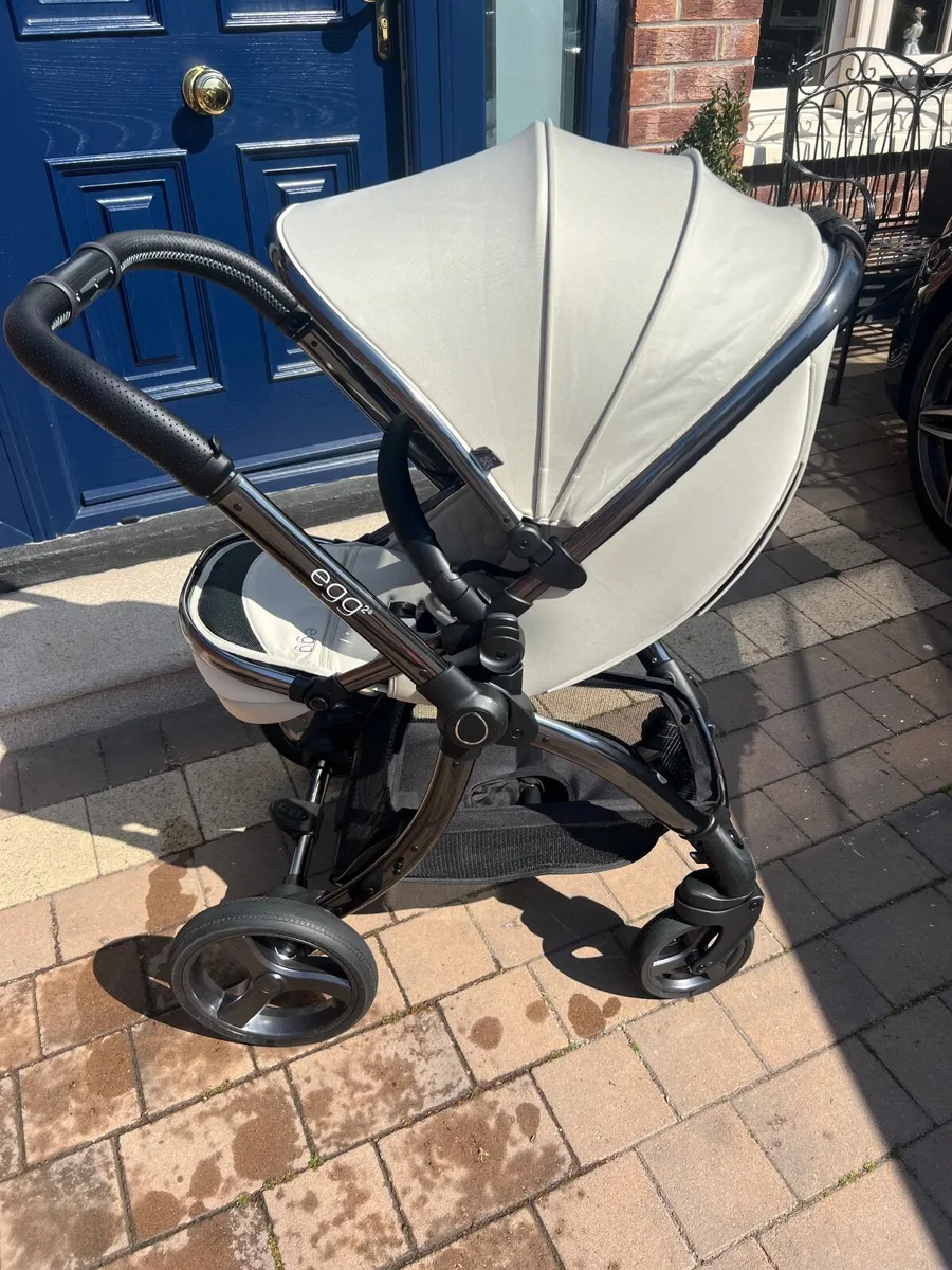 Egg 2 Travel system - Image 1
