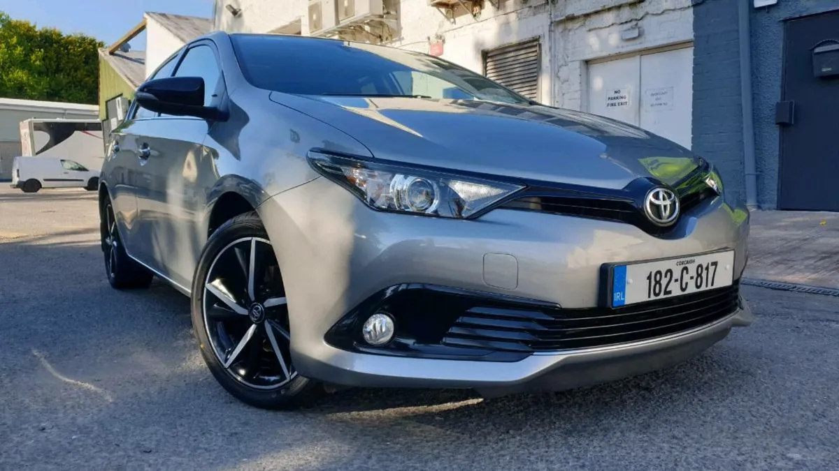 Toyota Auris 1.2 D-4T Luna Sport 4DR Grey,  182 re - Image 1