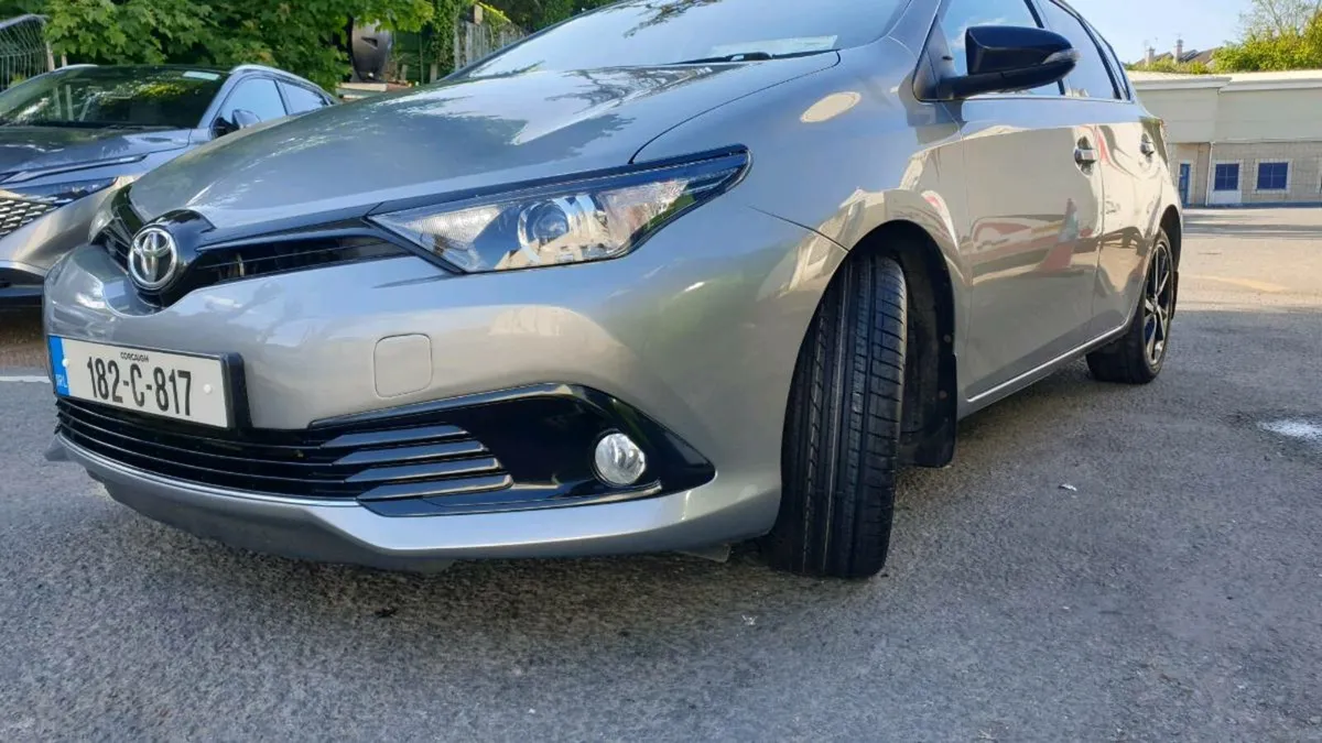 Toyota Auris 1.2 D-4T Luna Sport 4DR Grey,  182 re - Image 3