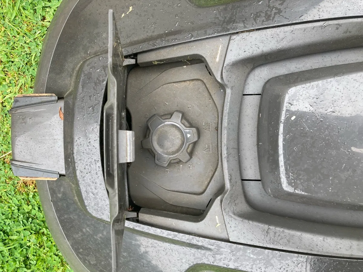 Husqvarna Automower 310 - Image 2