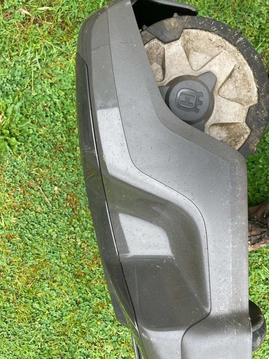 Husqvarna Automower 310 - Image 3