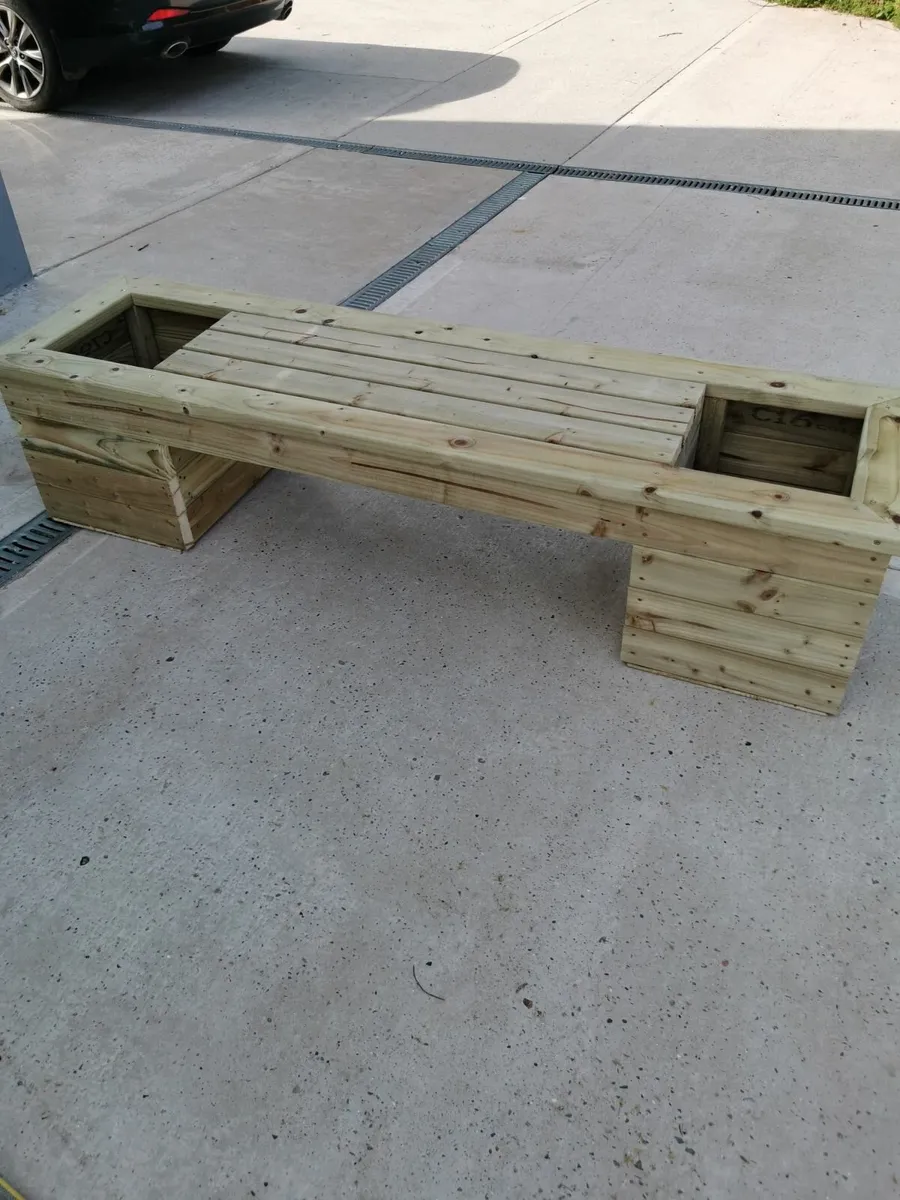 Garden furniture - Image 1