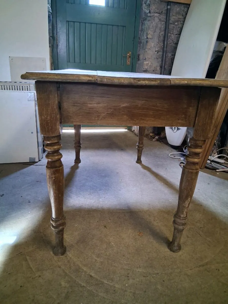 Oak table - Image 1