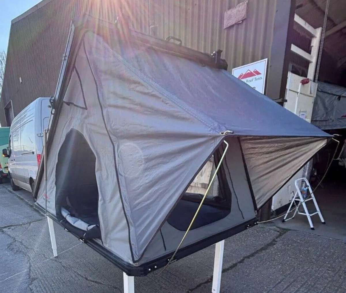 Ventura XL Aluminium Clamshell Roof Tent Full Kit - Image 1