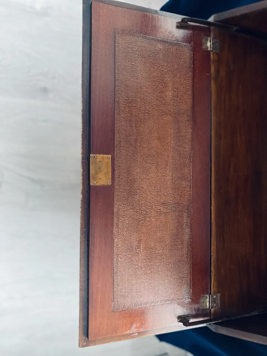 Antique desk - Image 3