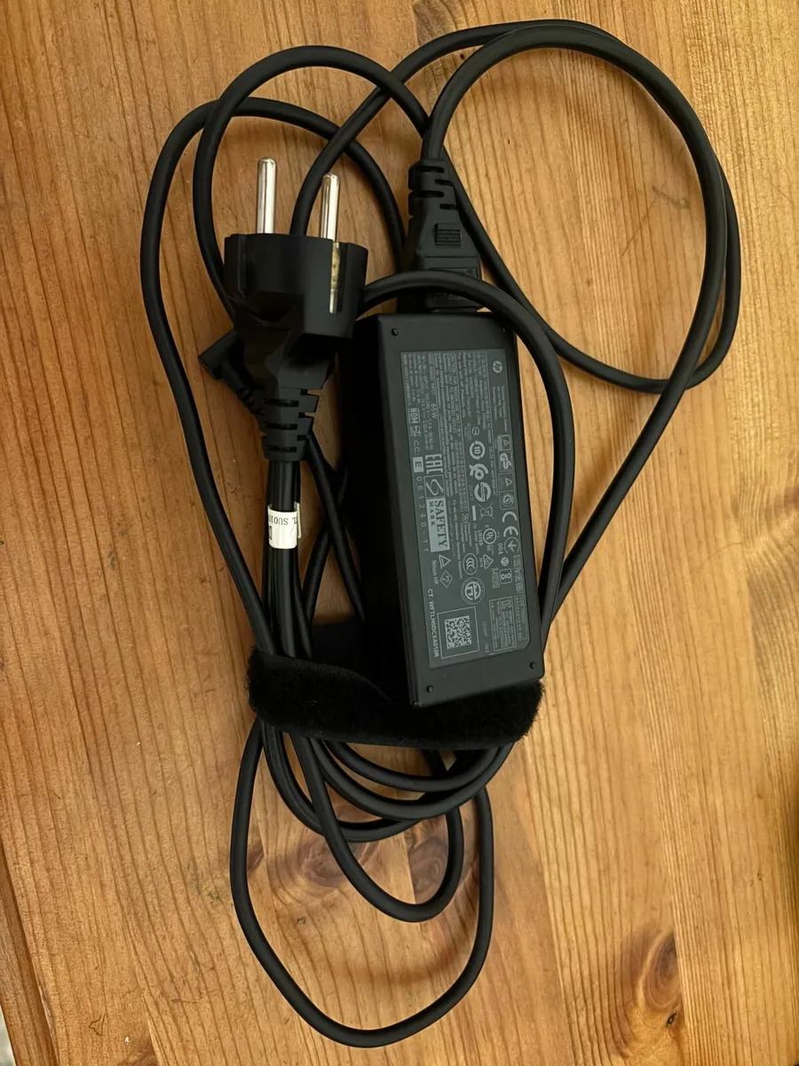 HP laptop charger - Image 2