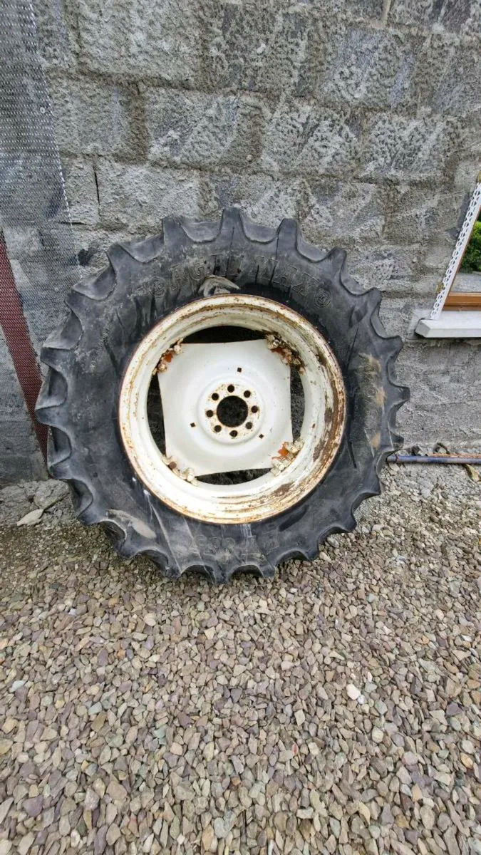Ford tractor tyres - Image 2