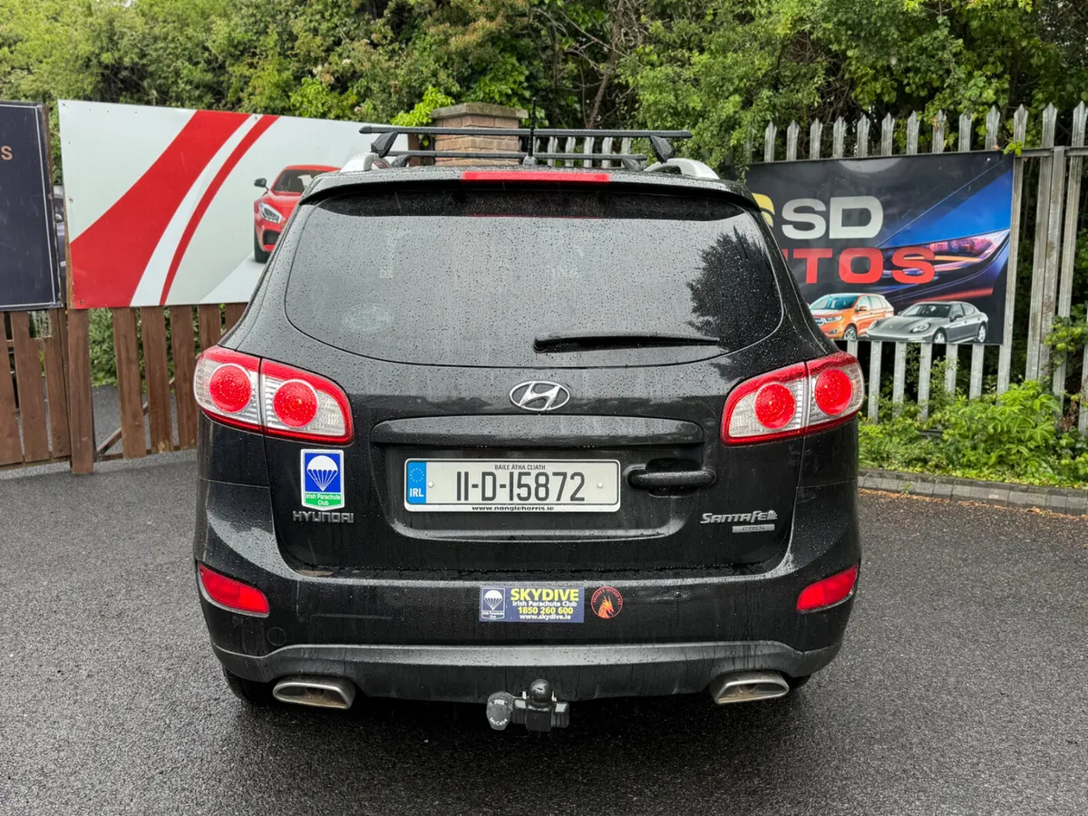 2011 Hyundai Santa Fe 2.0 2WD 7 SEATS - Image 4