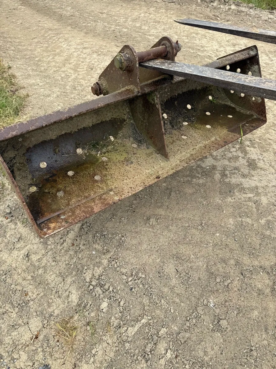 Digger buckets 3 number - Image 1