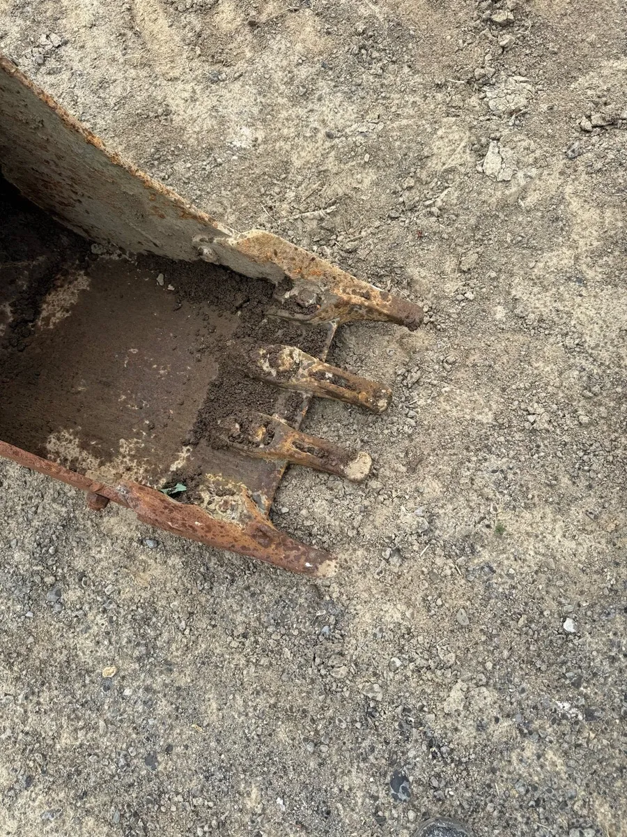 Digger buckets 3 number - Image 3