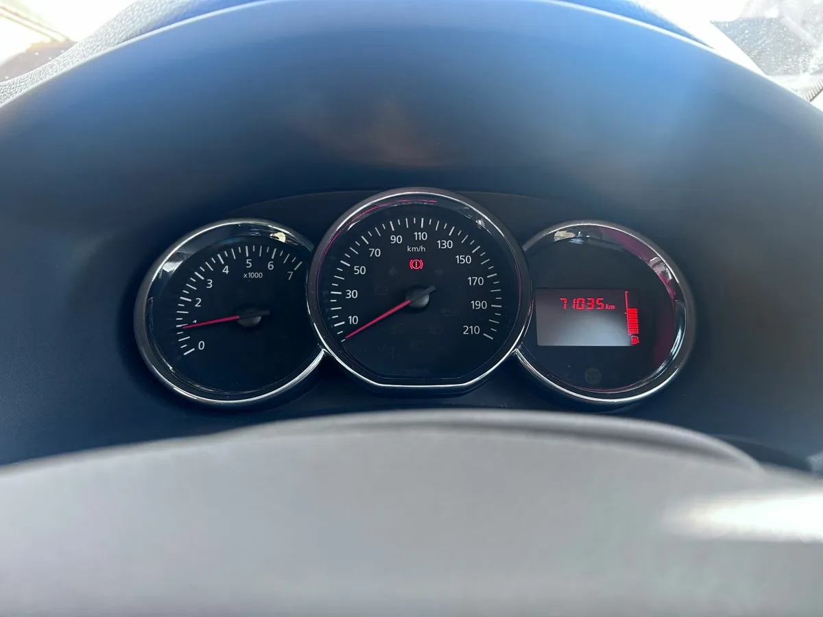 Dacia Sandero 2014 - Image 2