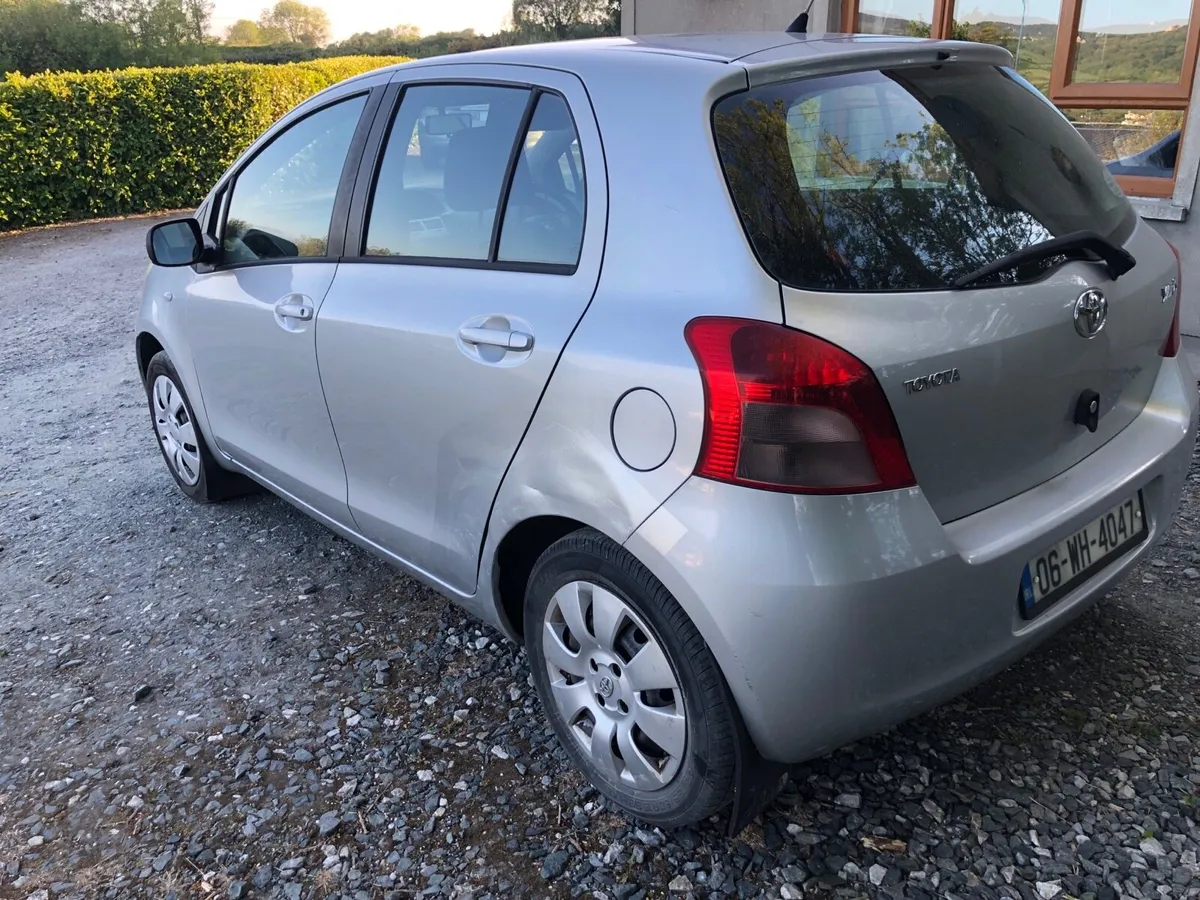 06 Toyota Yaris - Image 3