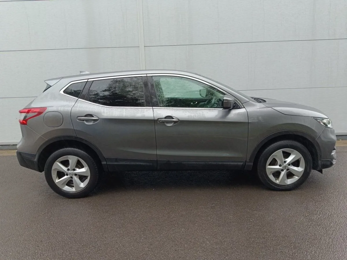 Nissan QASHQAI 1.5dci DSL XE 5dr High Spec - Image 2